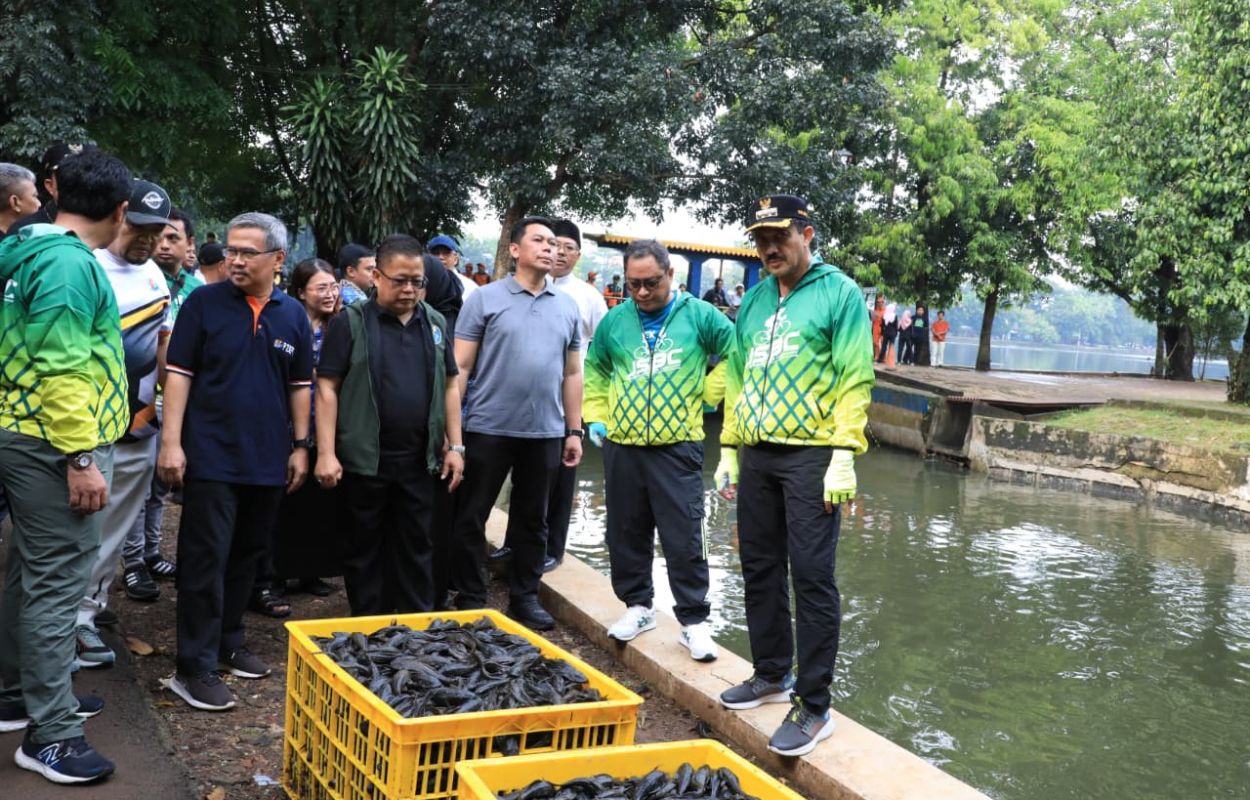 Pemkot-Jaksel-Lakukan-Operasi-Tangkap-Ikan-Sapu-sapu-Serentak-di-10-Kecamatan