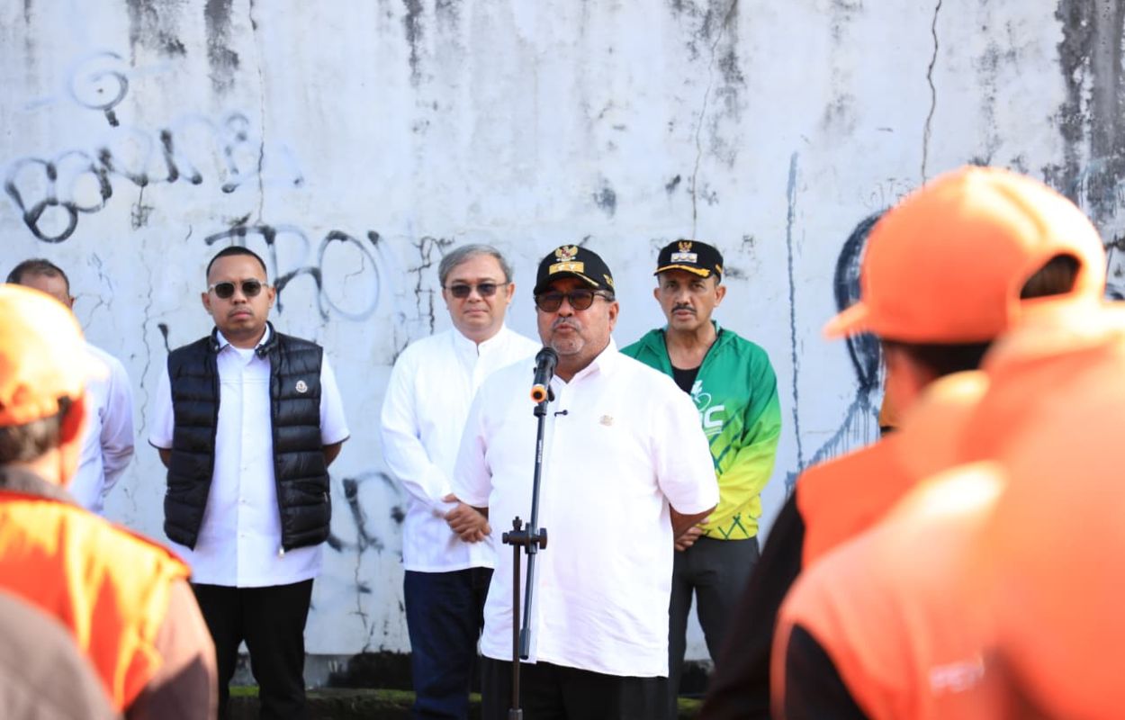 Wagub-Rano-Ikuti-Kerja-Bakti-Penertiban-Parkir-Liar-di-Kawasan-Point-Square