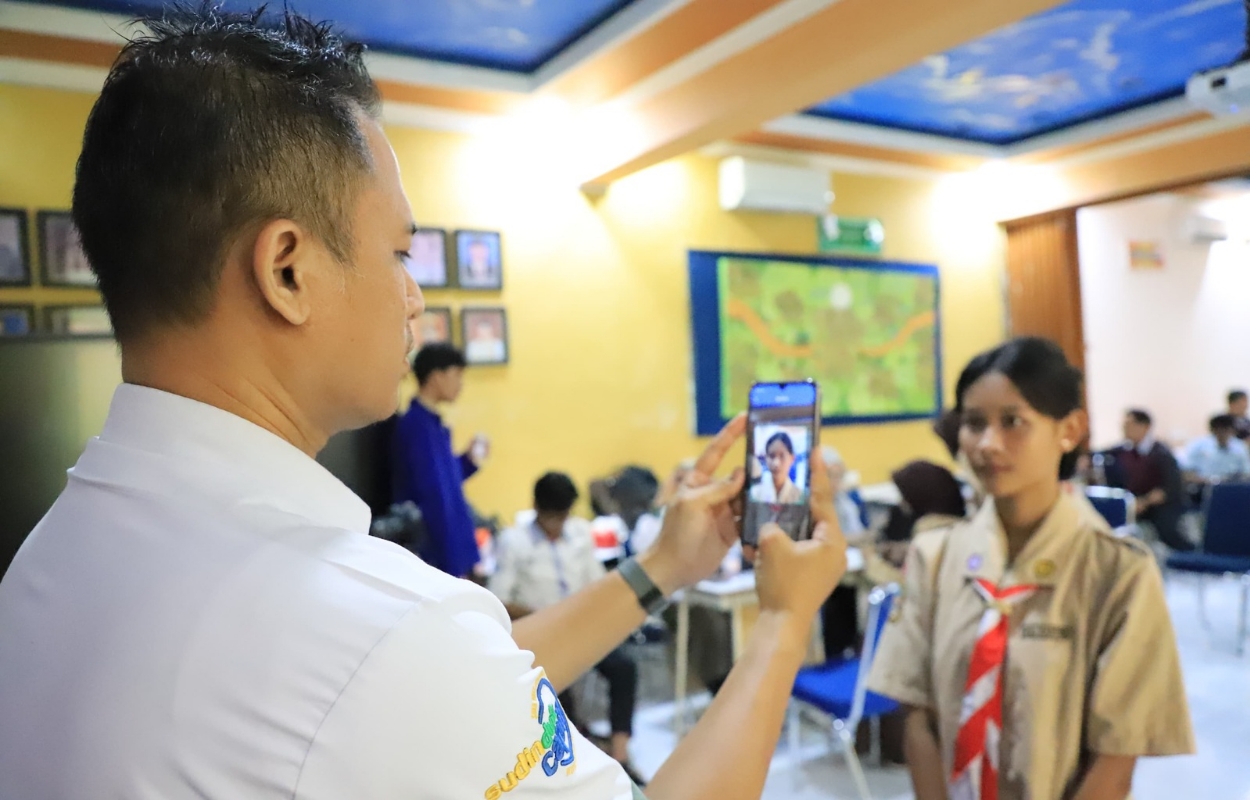 127-Pelajar-SMAN-70-Jakarta-Manfaatkan-Layanan-Sudin-Dukcapil-Jaksel