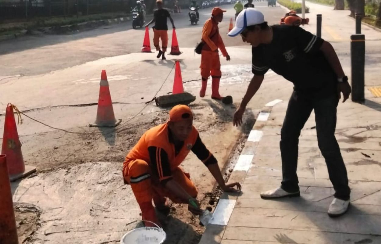 Kelurahan-Menteng-Dalam-Cat-Kanstin-di-Jalan-Raya-Casablanca