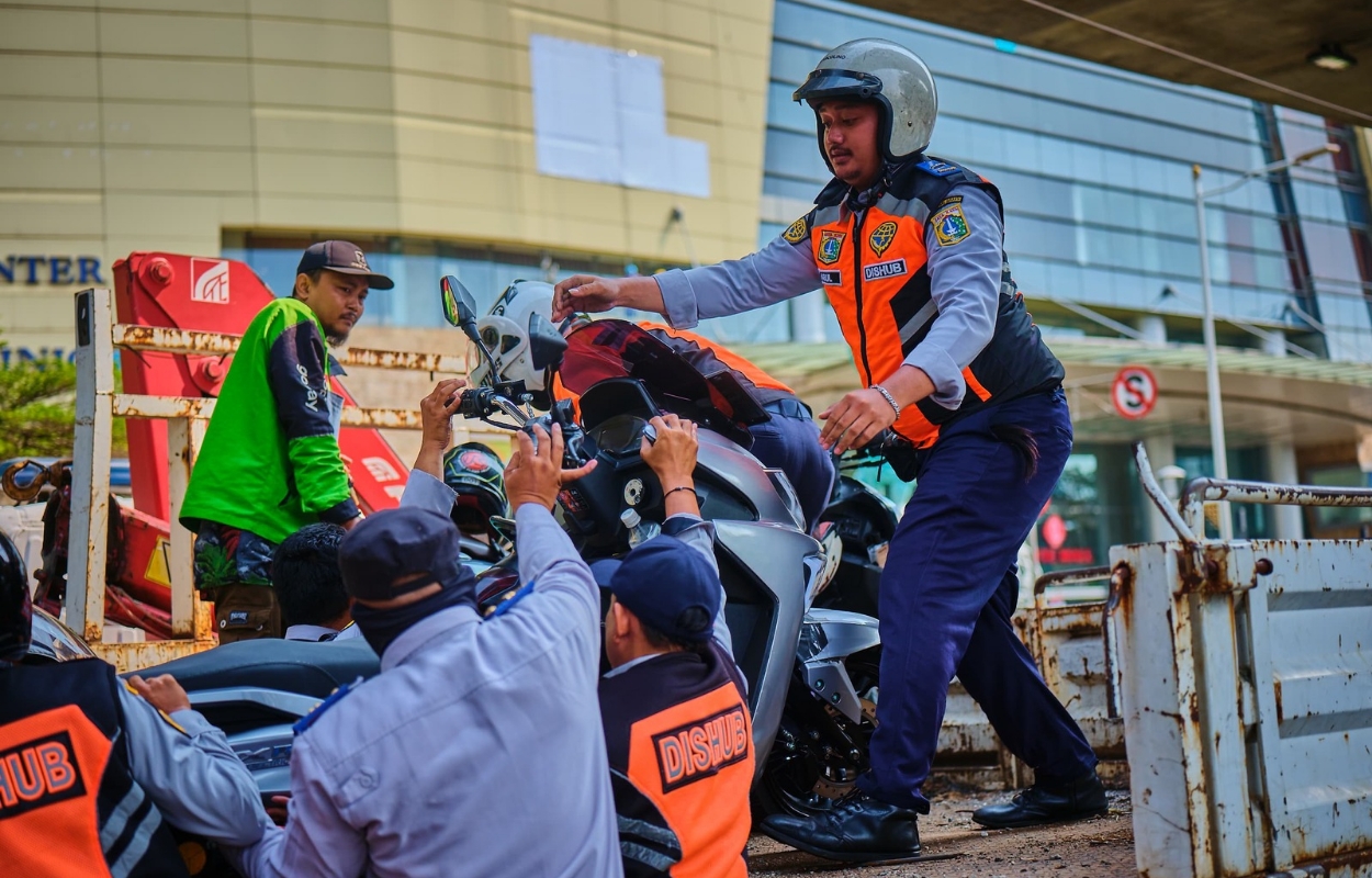 21-Motor-Parkir-Liar-di-Jalan-Prof-Dr-Satrio-Ditertibkan