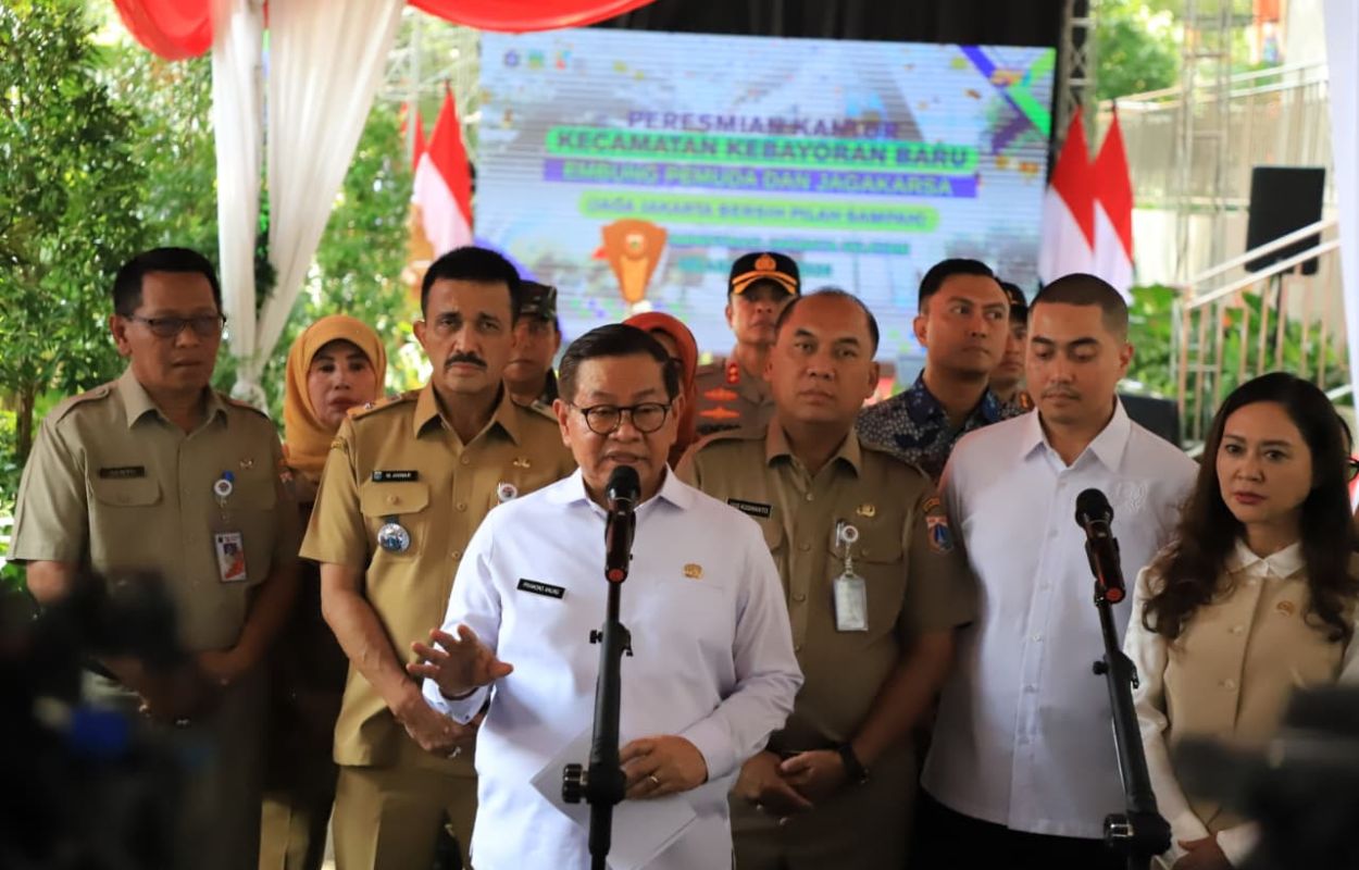 Gubernur-Pramono-Resmikan-Kantor-Kecamatan-Kebayoran-Baru-dan-Dua-Embung