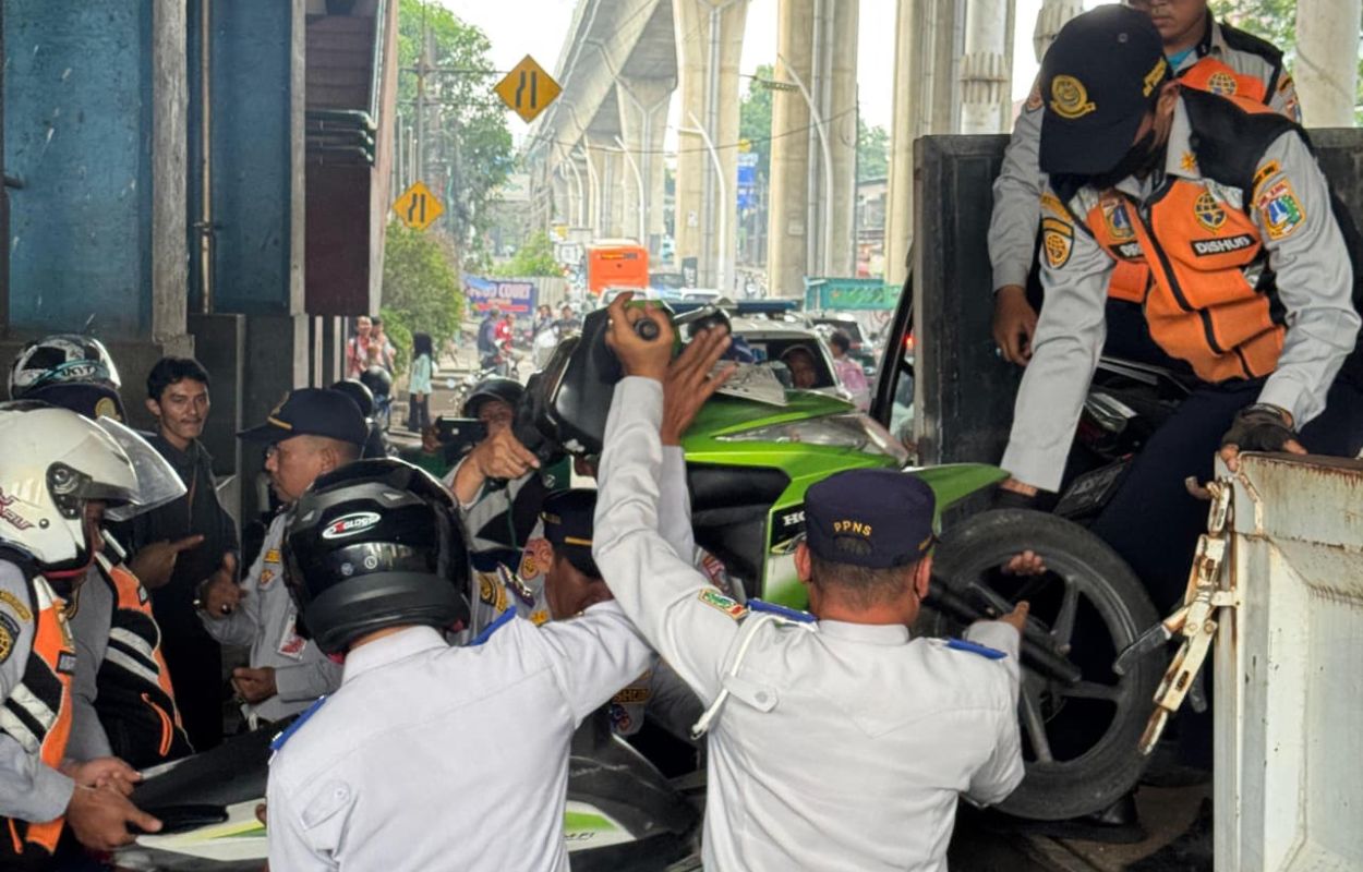 Belasan-Kendaraan-Beserta-Juru-Parkir-Liar-Ditertibkan-di-Pasar-Cipulir-dan-Mall-Gandaria-City