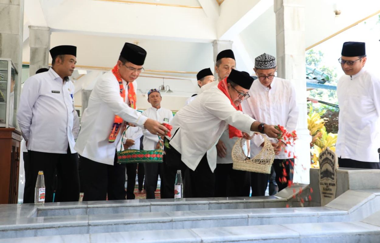 Ziarah-Makam-Guru-Mughni-Wagub-Rano-Sejarah-Ulama-Jakarta-Perlu-Dihidupkan-lewat-Storytelling