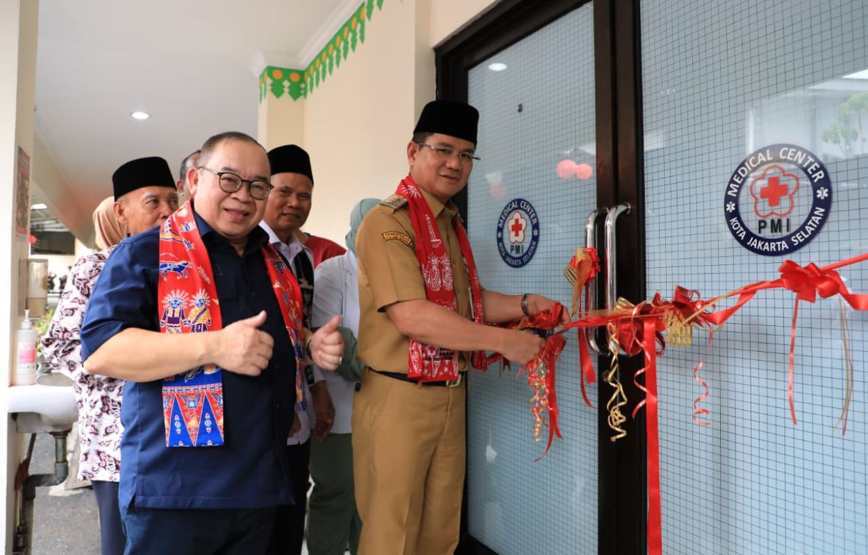 Walikota-Syafrin-Resmikan-Klinik-Pratama-Medical-Center-PMI-Jaksel