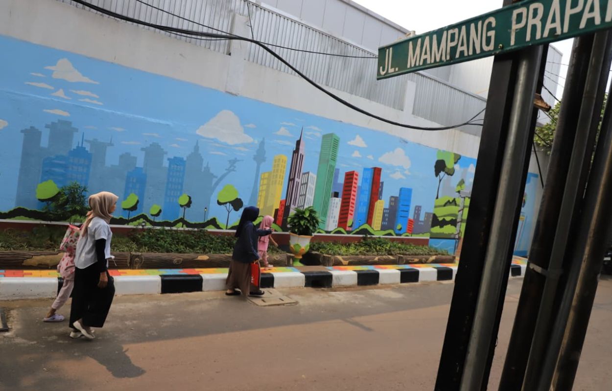 Kelurahan-Tegal-Parang-Perindah-Jalan-Mampang-Prapatan-XI-Dengan-Mural-dan-Taman