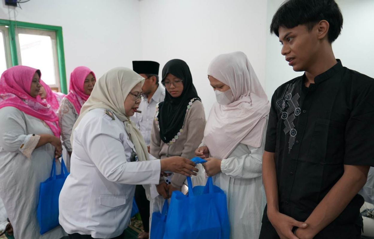 Kelurahan-Karet-Semanggi-Beri-Santunan-Anak-Yatim-Piatu