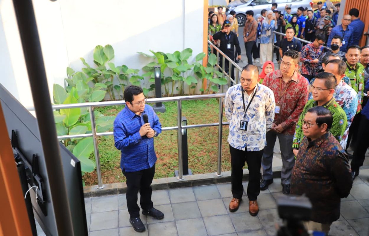 Gubernur-Pramono-Resmikan-Halte-Swadarma-ParagonCorp-di-Pesanggrahan