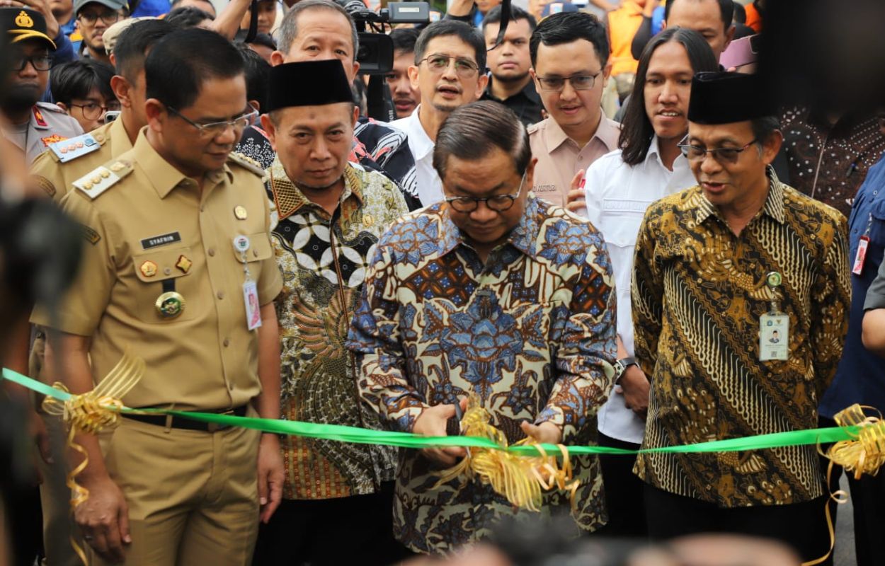 Gubernur-Pramono-Apresiasi-Kolaborasi-Bedah-Rumah-Warga-Terdampak-Kebakaran-di-Pela-Mampang