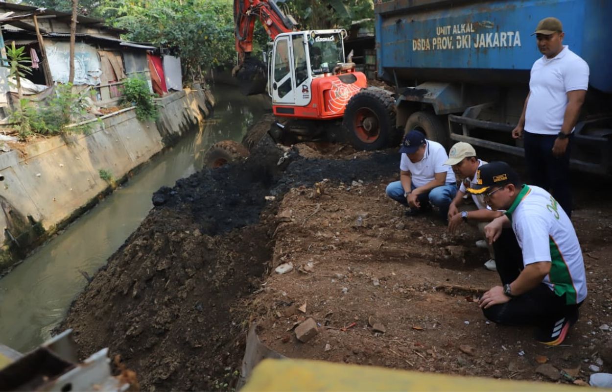 500-Personel-Gabungan-Kerja-Bakti-Bersihkan-Lingkungan-di-Wilayah-Pesanggrahan