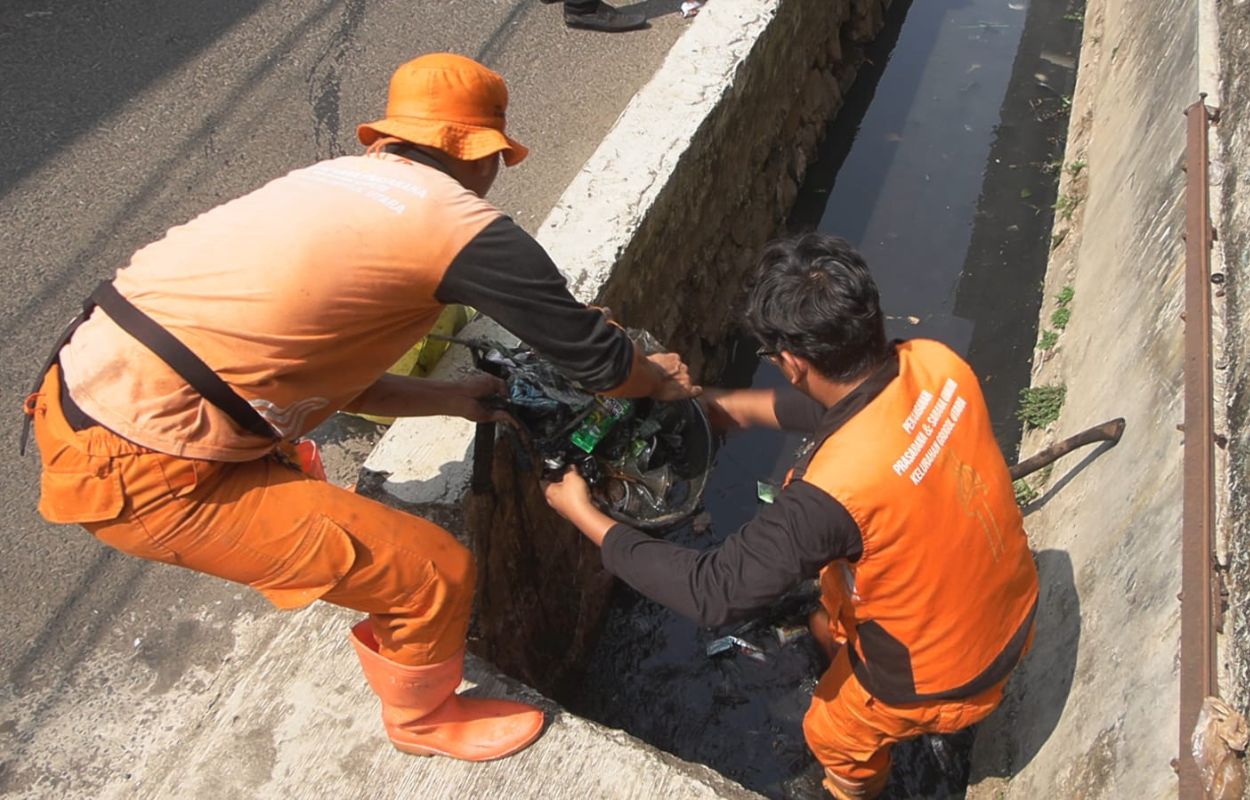 Kelurahan-Grogol-Utara-Gelar-Aksi-Bersih-bersih-Lingkungan