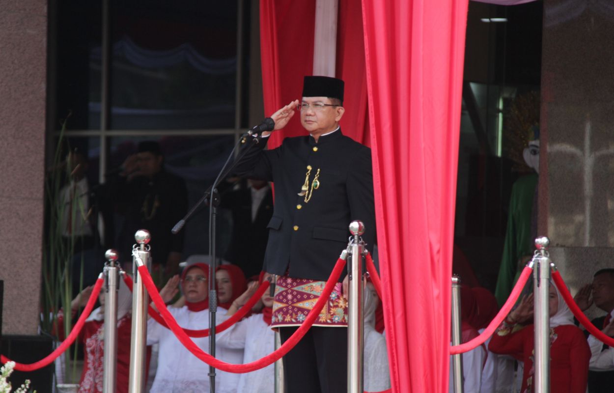 Walikota-Syafrin-Pimpin-Upacara-Peringati-HUT-Ke-81-RI