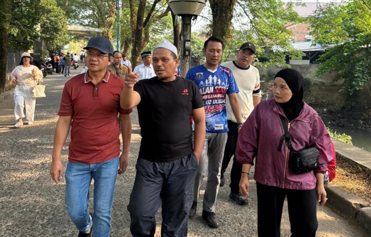 Respon-Cepat-Aduan-Masyarakat-Walikota-Syafrin-Tinjau-Getek-di-Kali-Pesanggrahan