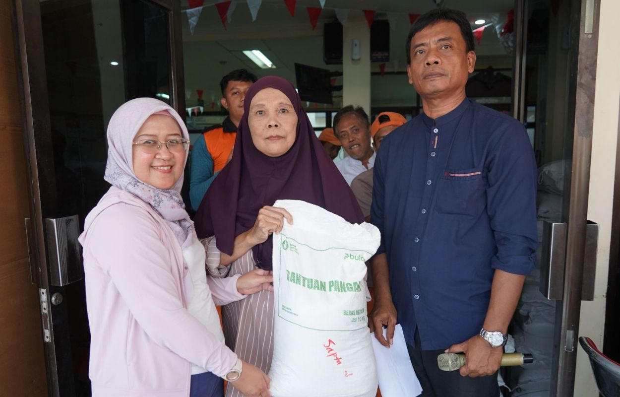 Kelurahan-Manggarai-Selatan-Salurkan-Bantuan-Pangan-Beras