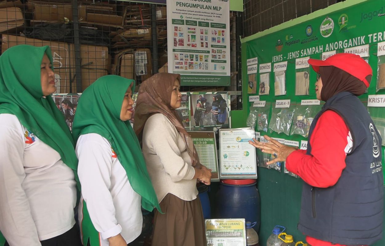 Bank-Sampah-Nyiur-Universitas-Budi-Luhur-Tingkatkan-Ekonomi-Warga