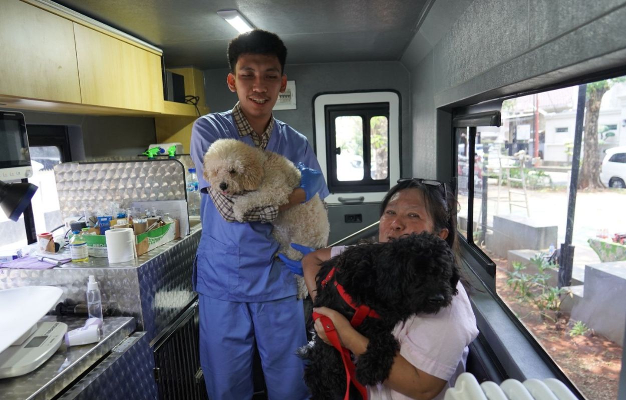 Warga-Antusias-Manfaatkan-Klinik-Hewan-Keliling-di-Kebon-Baru