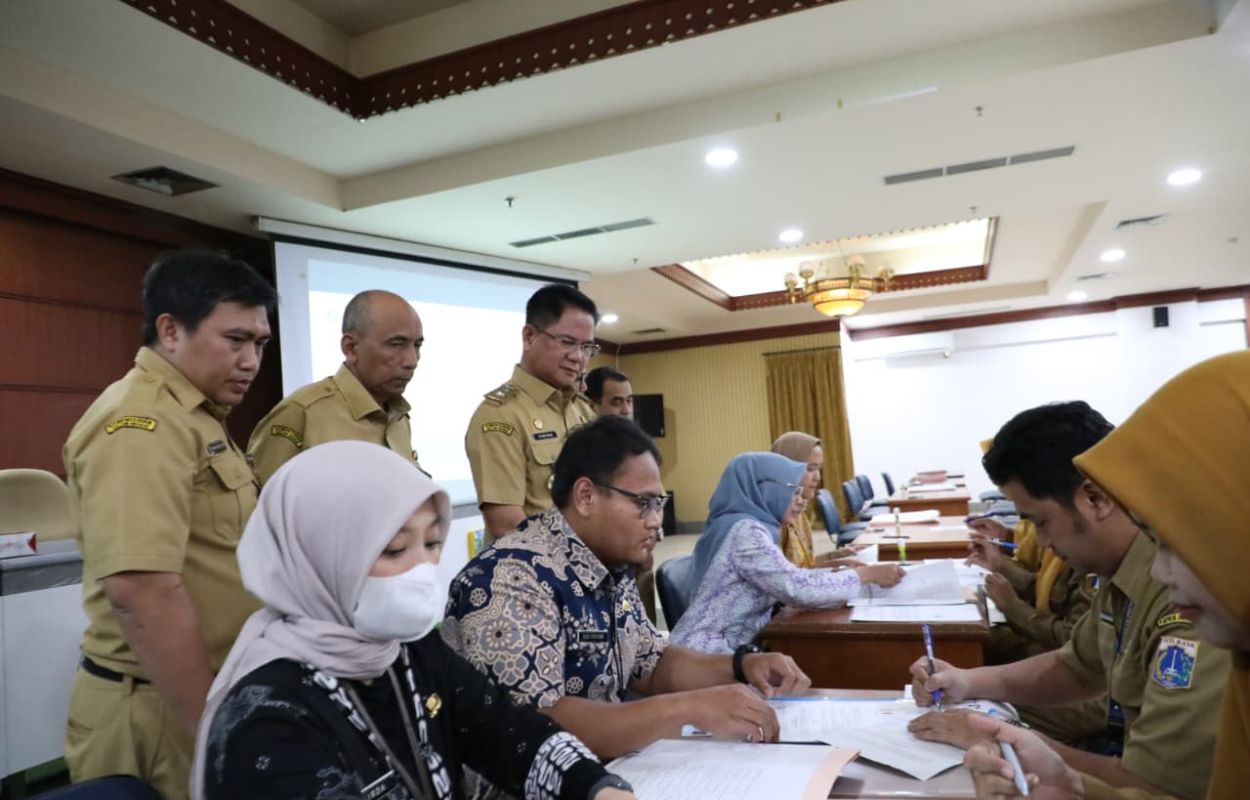 1280-Guru-PPPK-Tandatangan-Perpanjangan-Kontrak-Walikota-Syafrin-Beri-Lima-Pesan