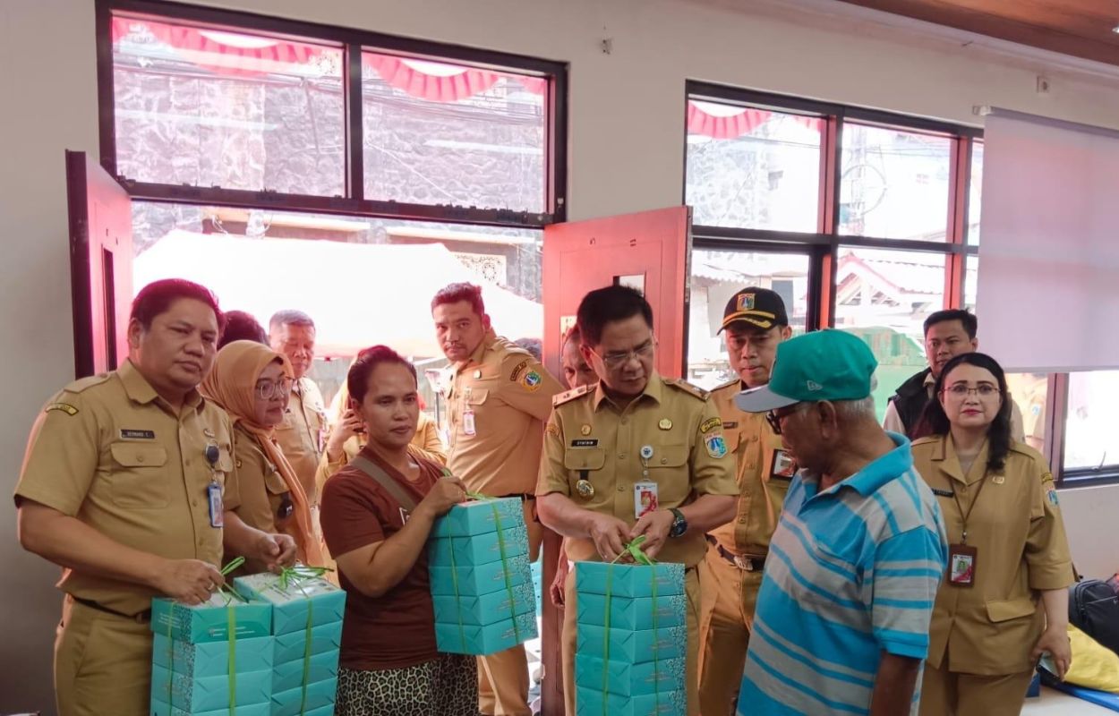 Pemkot-Jaksel-Salurkan-Bantuan-Pada-Warga-Terdampak-Kebakaran-di-Menteng-Atas