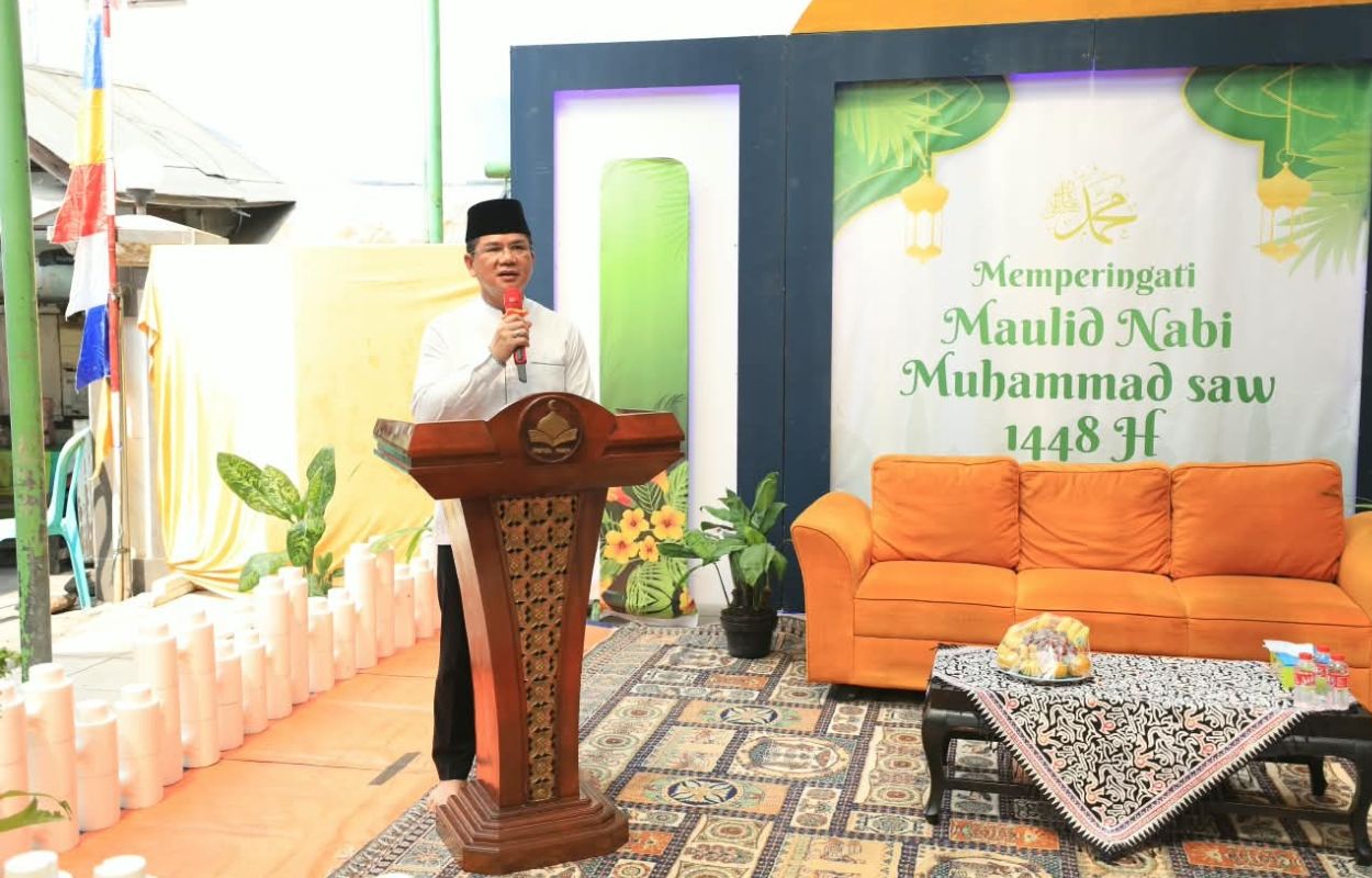 Walikota-Syafrin-Hadiri-Peringatan-Maulid-Nabi-di-Masjid-Nurul-Iman-Gandaria-Utara