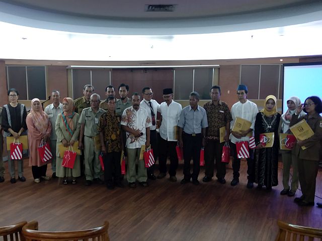 23-pns-pemkot-jaksel-terima-sk-pensiun