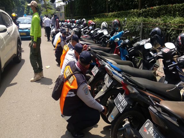 264-motor-terjaring-operasi-cabut-pentil-di-kecamatan-setiabudi