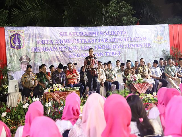 700-warga-meriahkan-silaturahmi-di-kecamatan-tebet