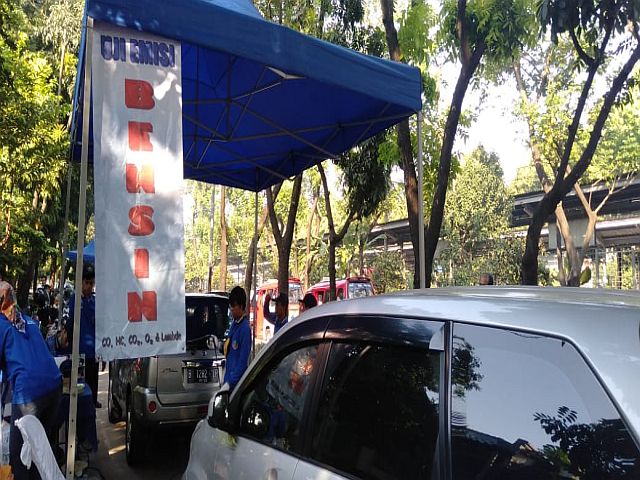 957-kendaraan-lolos-uji-emisi-di-hari-pertama