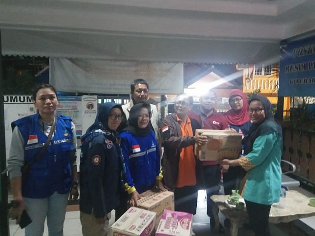 bantuan-mengalir-untuk-korban-kebakaran-cikoko