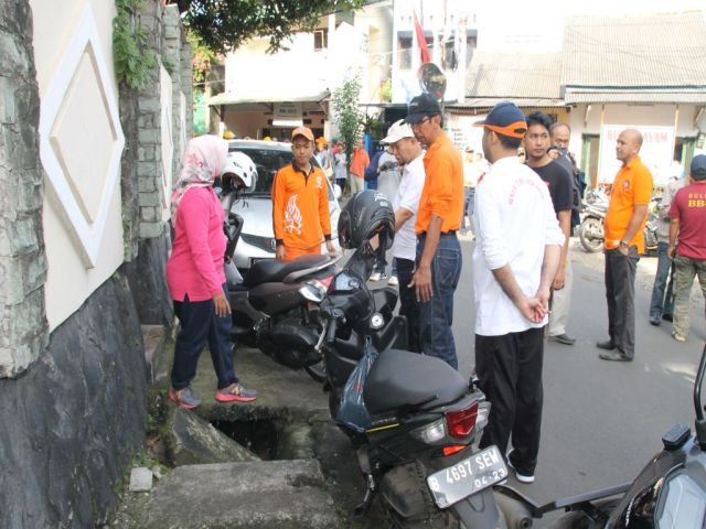 bbjs-mampang-prapatan-fokus-kuras-lumpur-di-jalan-bangka-ii