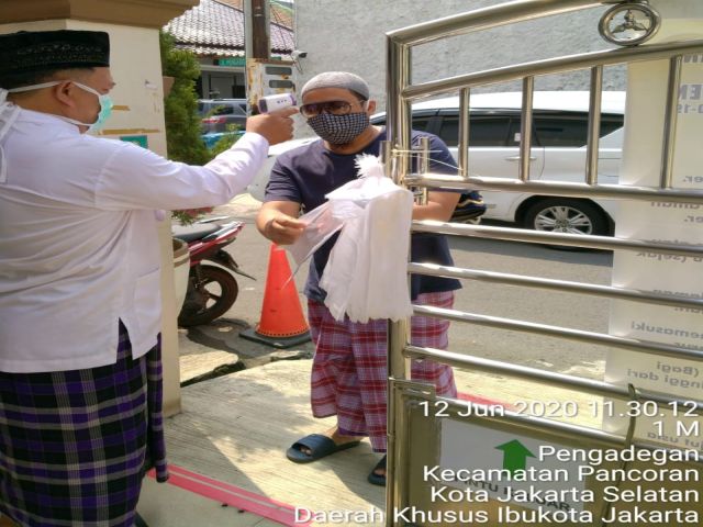 dkm-masjid-di-kelurahan-pengadegan-ketat-terapkan-protokol-kesehatan