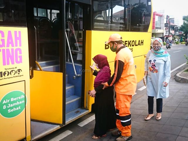 kecamatan-mampang-prapatan-jemput-bola-percepat-vaksinasi-lansia
