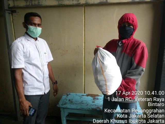 kelurahan-bintaro-lakukan-rapid-test-hingga-salurkan-bantuan-sosial-dari-artis-ibukota