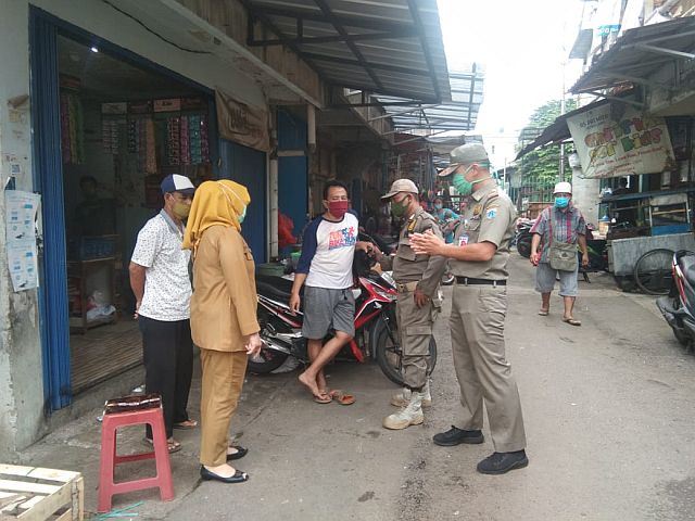 kelurahan-bukit-duri-gelar-operasi-psbb