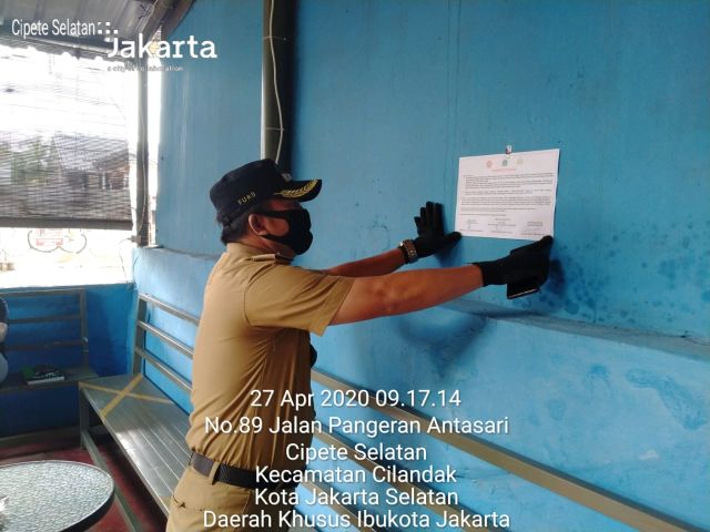 kelurahan-cipete-selatan-tindak-tempat-usaha-lantaran-langgar-psbb