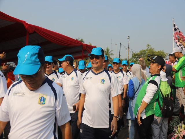 korpri-dki-jakarta-tingkatkan-soliditas-dengan-jalan-sehat