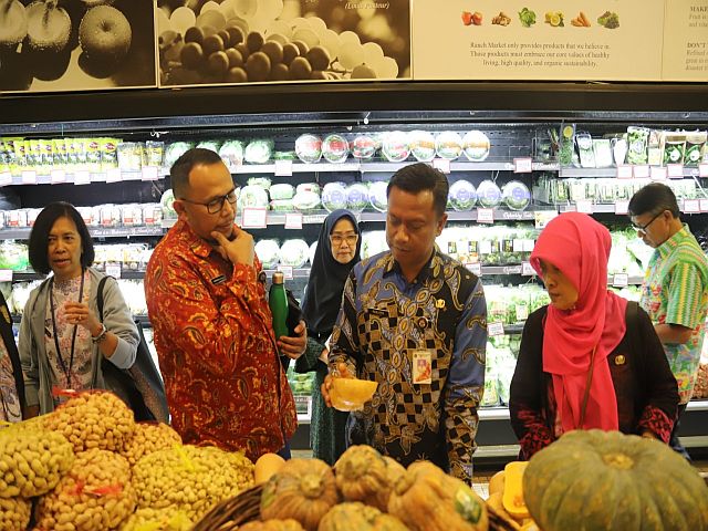 lima-pasar-di-jaksel-diperiksa-keamanan-pangannya