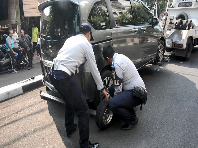 parkir-sembarangan-kendaraan-ditindak-sudinhub-jaksel