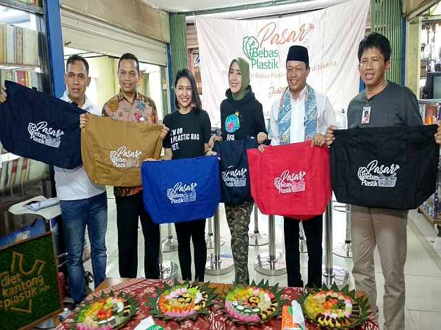 pasar-tebet-barat-jadi-pilot-project-pasar-bebas-kantung-plastik