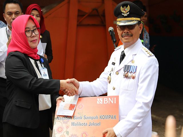 pegawai-pemkot-jaksel-diharapkan-jadi-nasabah-bank-sampah-kompak