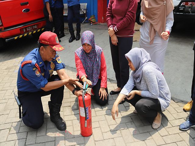 pegawai-ppkp-jaksel-ikuti-pelatihan-penanganan-kebakaran