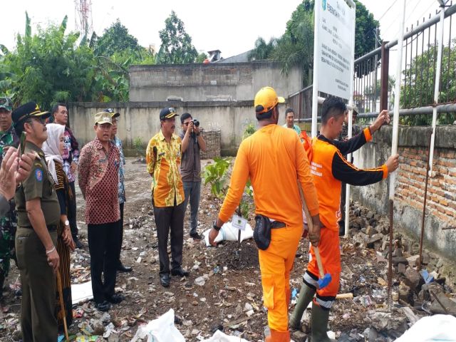 pemkot-jaksel-amankan-aset-pemprov-dki-di-kelurahan-kebagusan