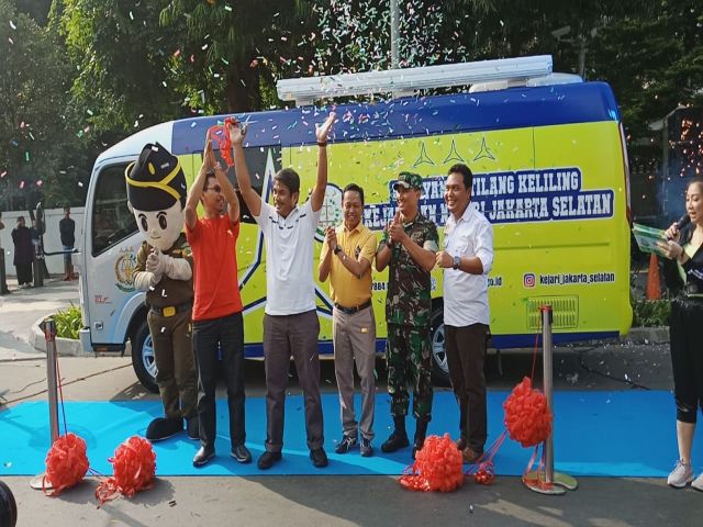 pemkot-jaksel-apresiasi-mobil-pelayanan-tilang-keliling