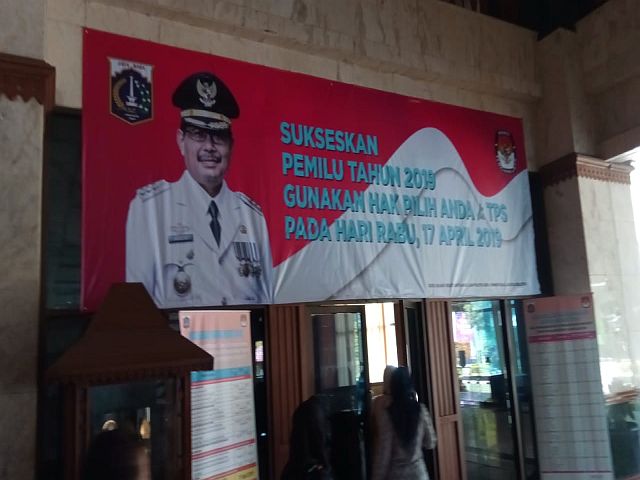 pemkot-jaksel-buat-spanduk-ingatkan-warga-gunakan-hak-pilih