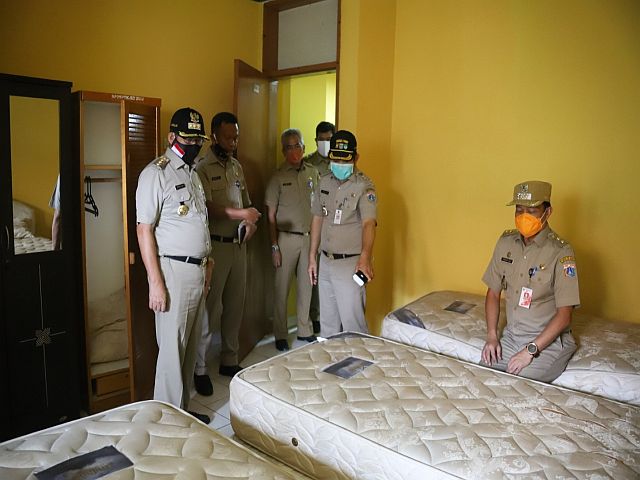pemkot-jaksel-cek-lokasi-isolasi-mandiri-bagi-pasien-covid-19