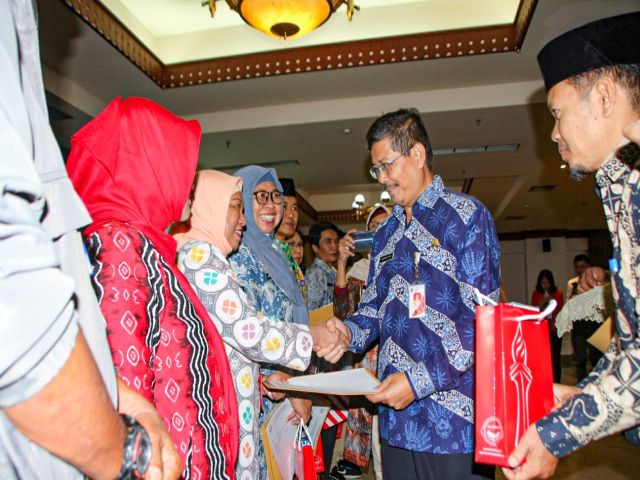 pemkot-jaksel-lepas-23-pns-masuki-masa-pensiun