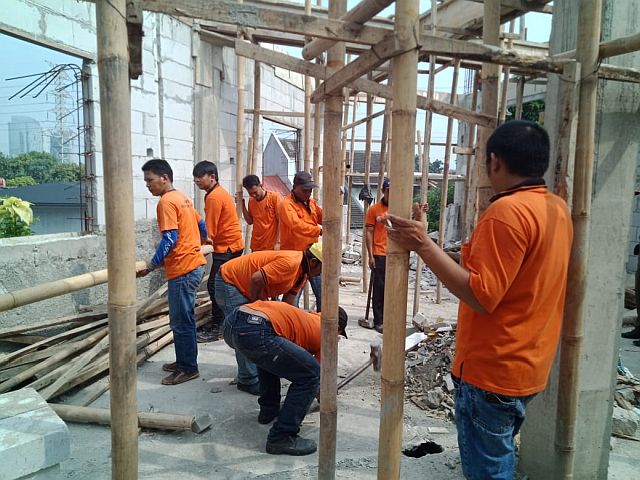 pemkot-jaksel-tertibkan-bangunan-salahi-imb-di-pasar-minggu