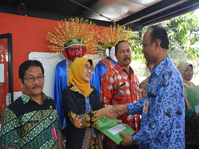 ratusan-pelajar-di-kecamatan-kebayoran-baru-kini-miliki-kia
