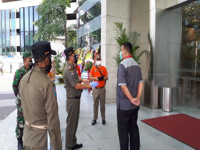 sejumlah-kantor-di-setiabudi-masih-beroperasi-selama-psbb