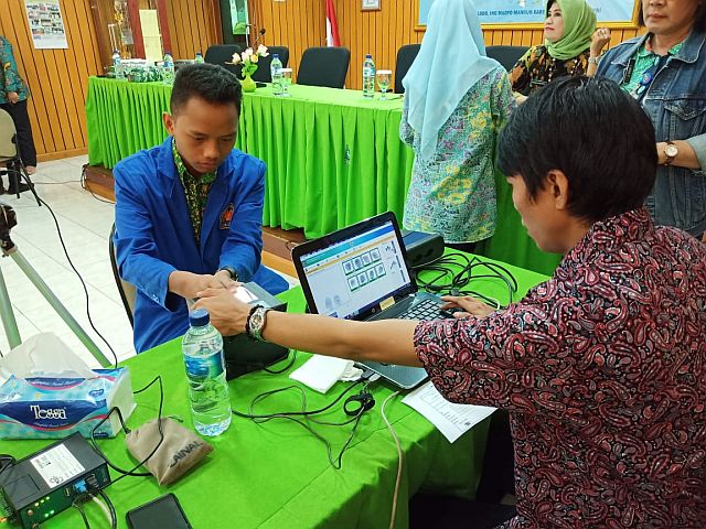 sudin-dukcapil-jaksel-telah-rekam-e-ktp-800-pelajar