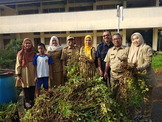 sudin-kpkp-jaksel-latih-urban-farming-siswa-slb